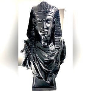 Black Pharaoh Bust Decor